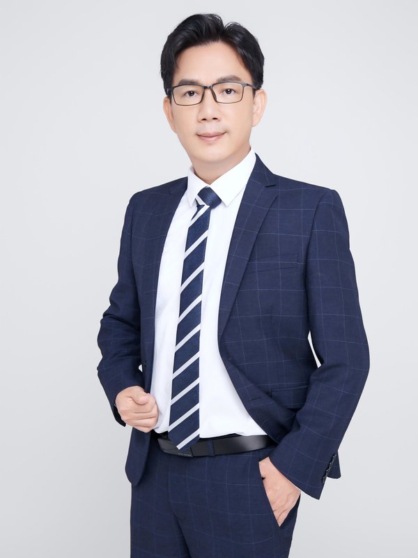 邓世修，跨境财税合规专家，25年财税从业经验